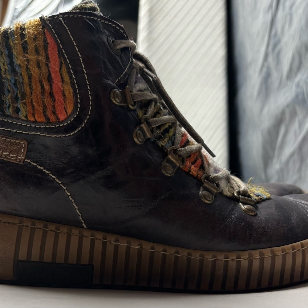 Brown Leather High-Top Boots with Textured Sole
